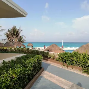 Apartamento Confortable Depa En Frente Al Mar!, Cancún